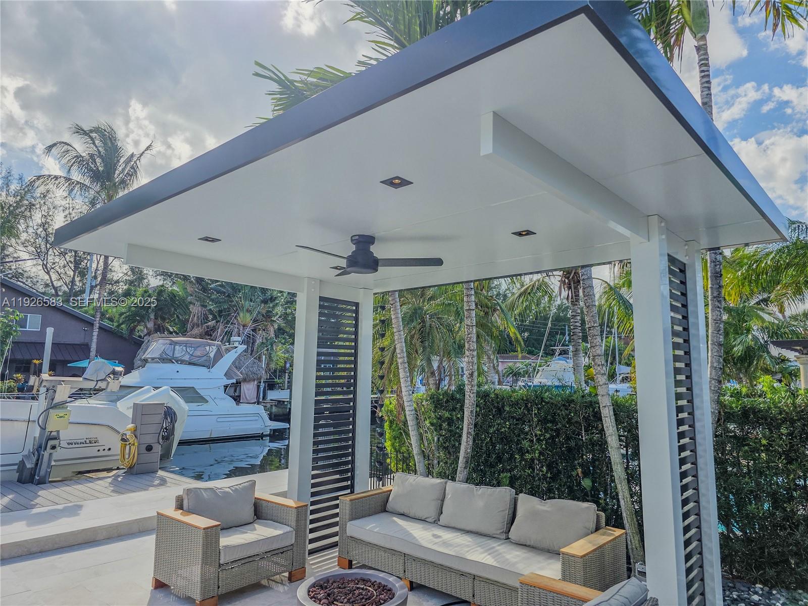 POMPANO ISLES - Residential