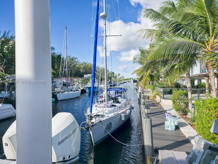 POMPANO ISLES - Residential