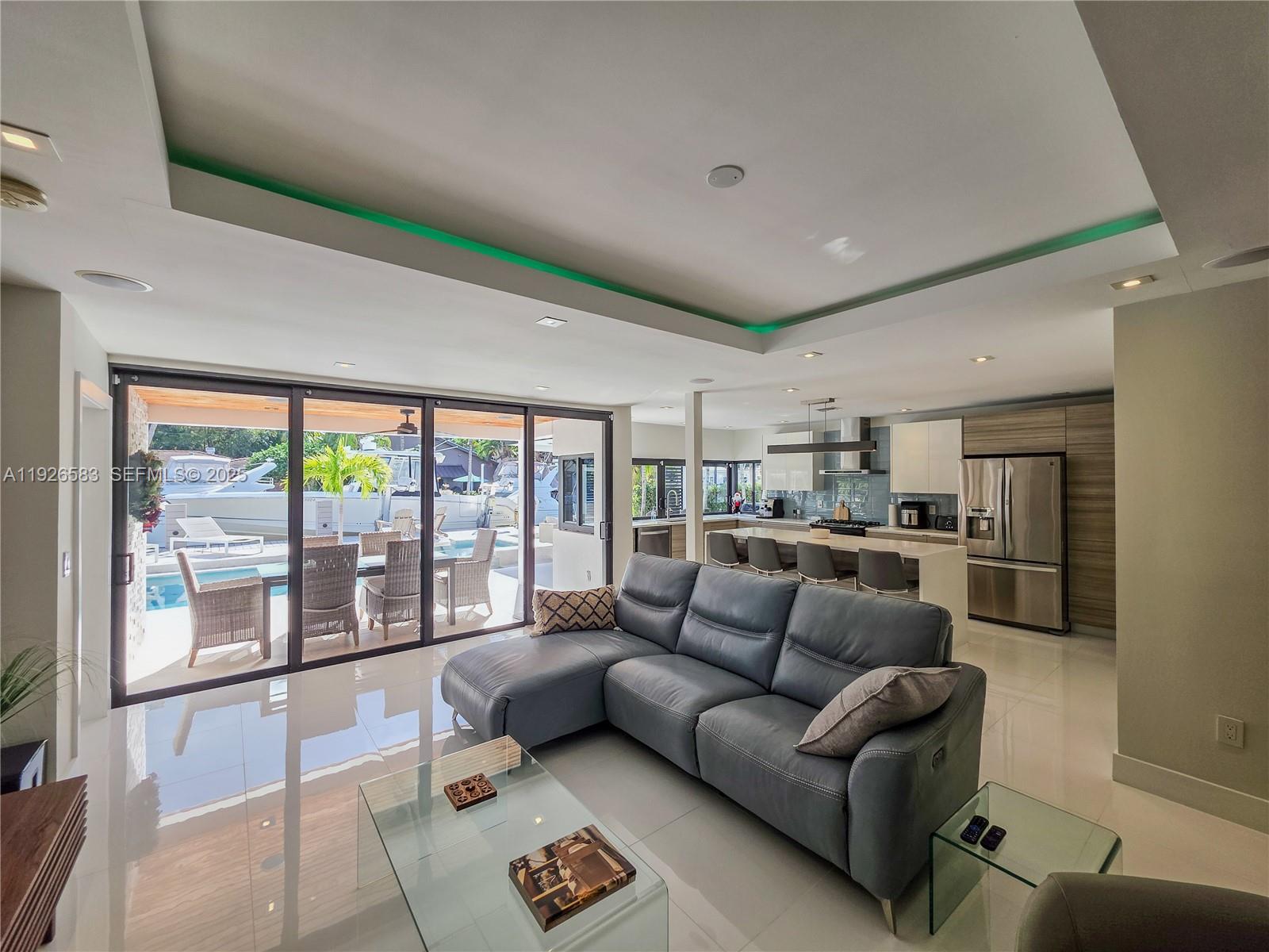 POMPANO ISLES - Residential