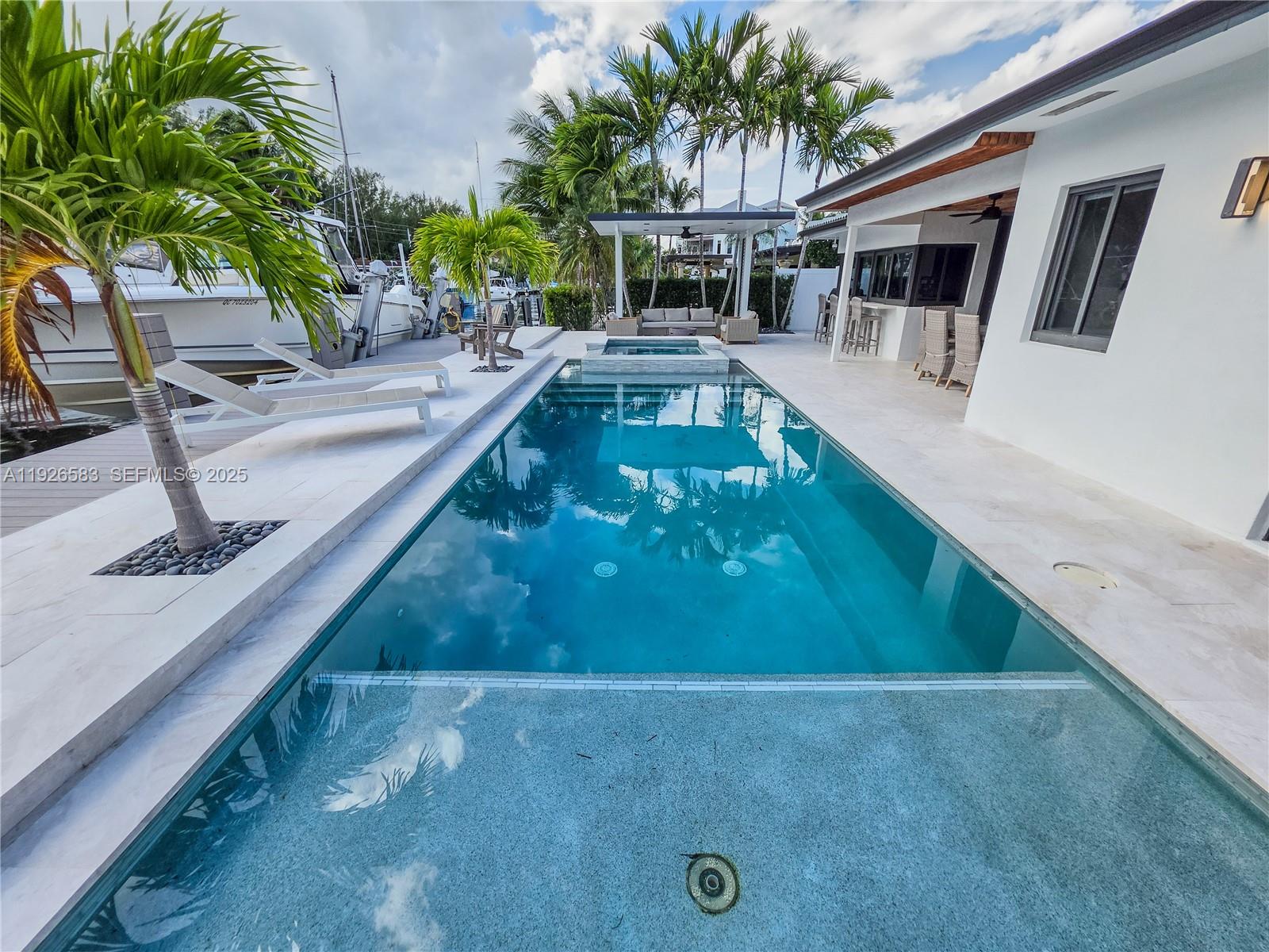 POMPANO ISLES - Residential