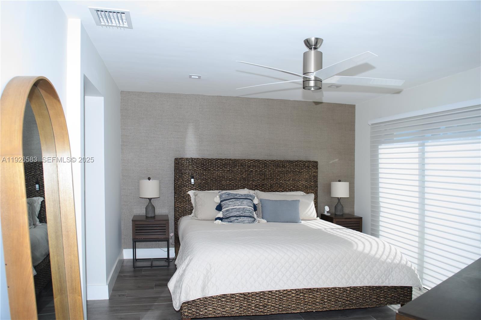 POMPANO ISLES - Residential