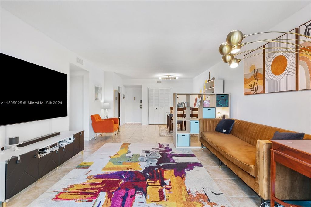 Photo of 3800 Hillcrest Dr #516, Hollywood, FL 33021 (MLS # A11595925)