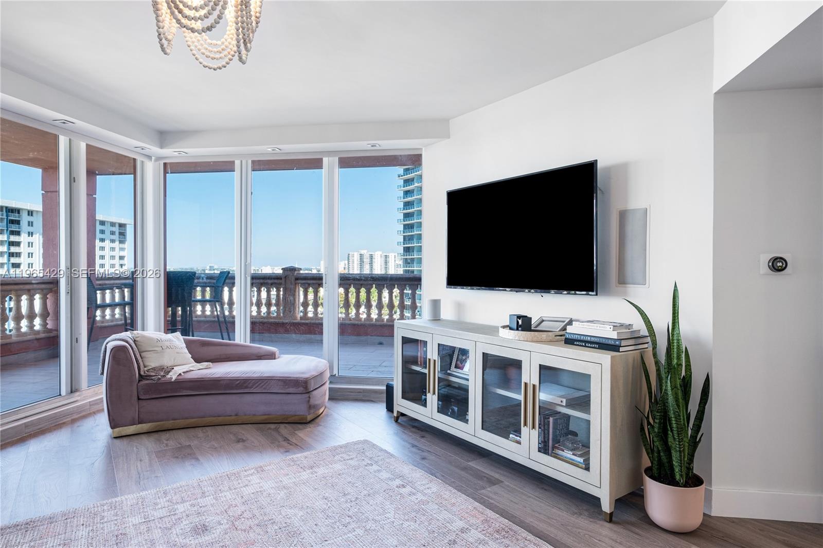 PALMS TOWER ONE CONDO - Residential