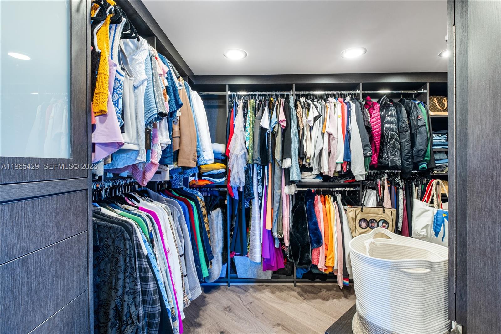 PALMS TOWER ONE CONDO - Residential