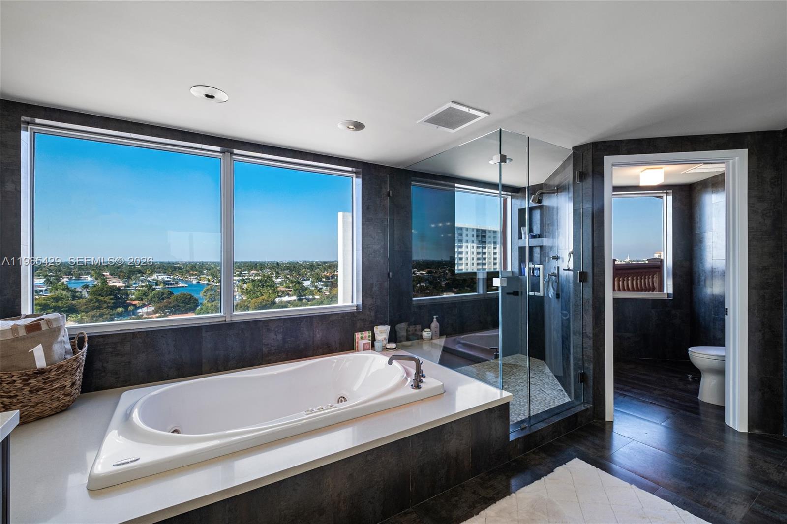 PALMS TOWER ONE CONDO - Residential