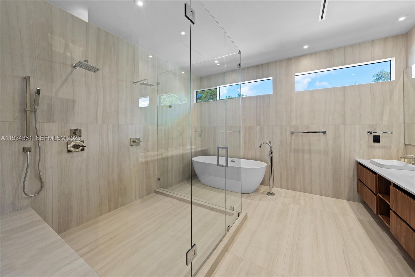 HIGHLAND OAKS - Residential