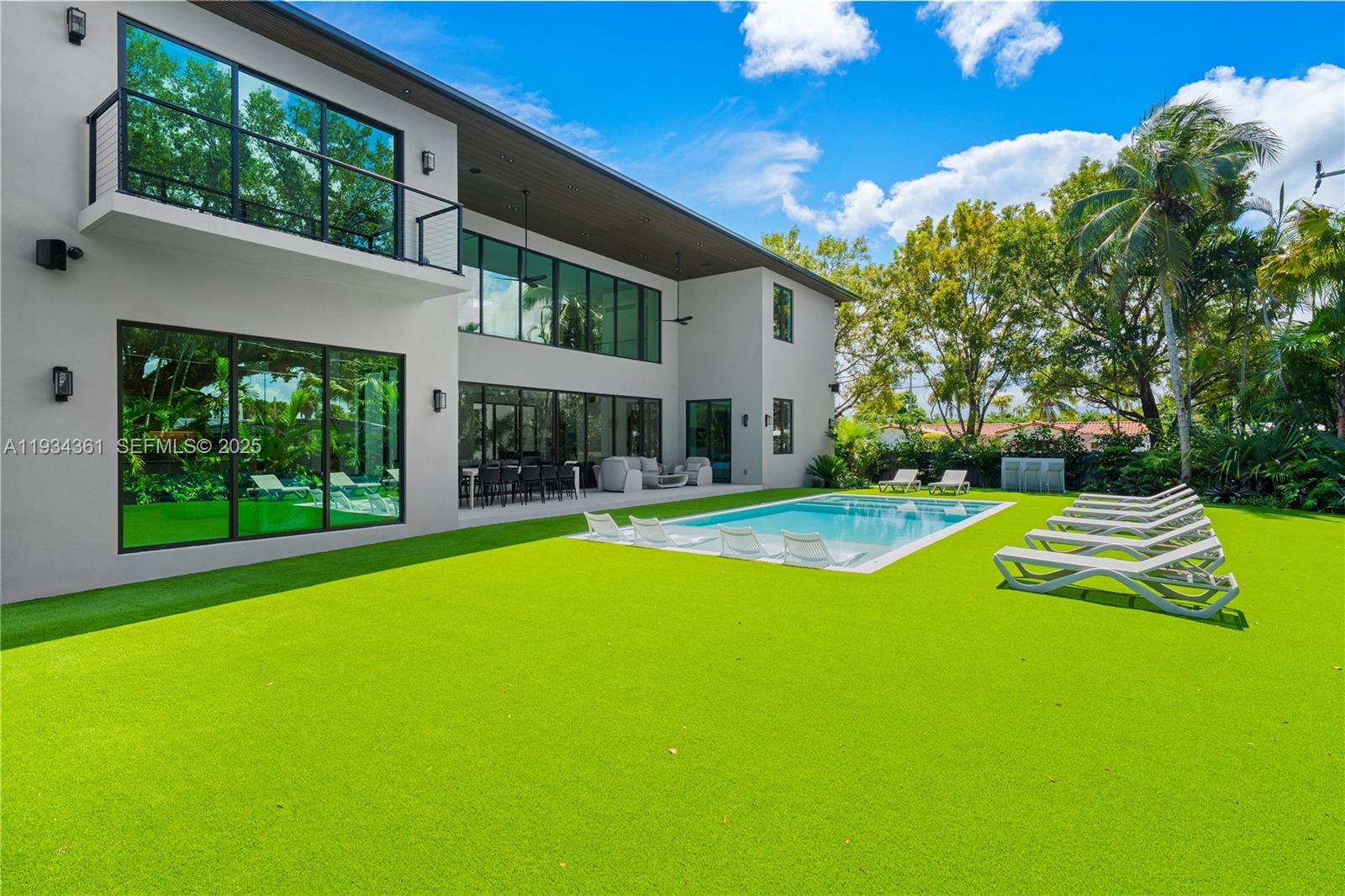 HIGHLAND OAKS - Residential