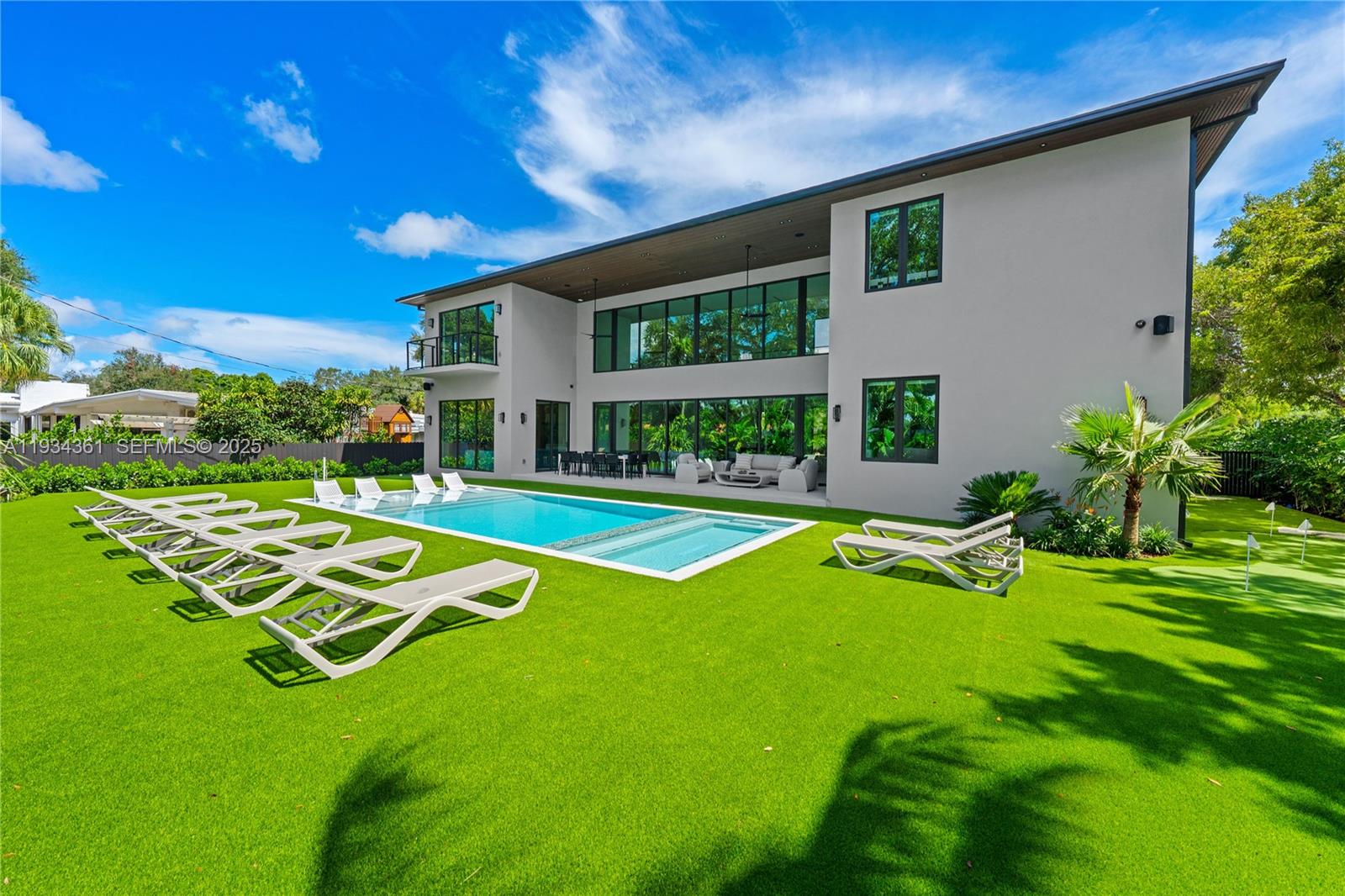 HIGHLAND OAKS - Residential