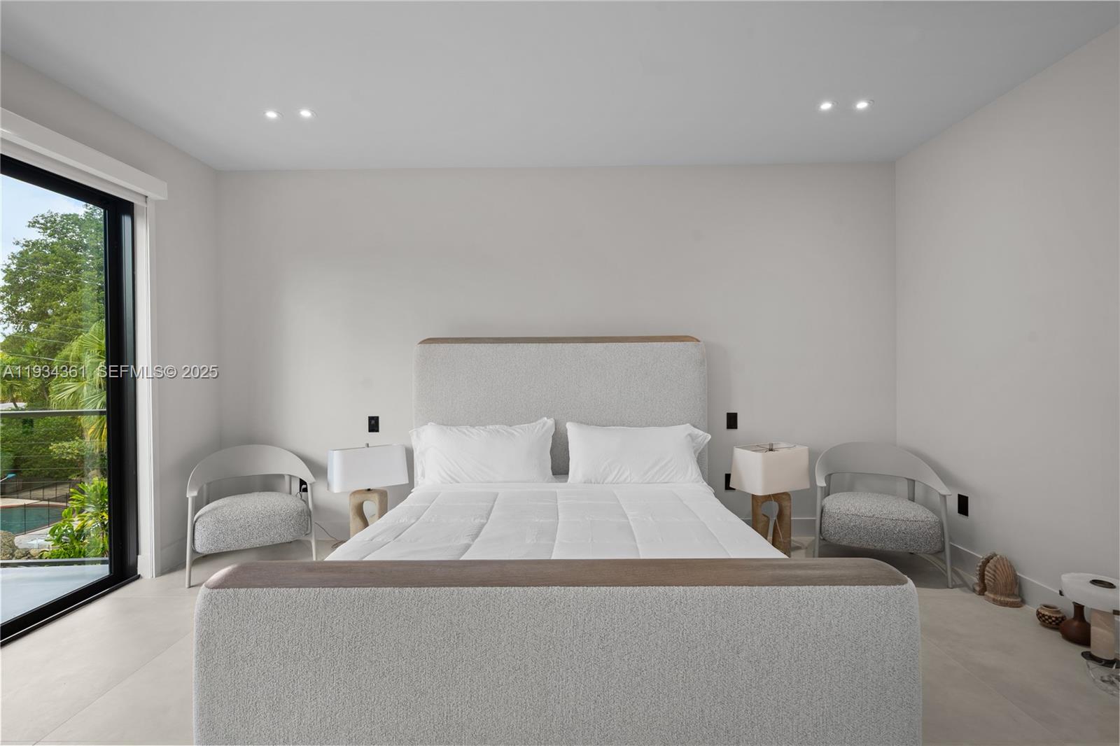 HIGHLAND OAKS - Residential