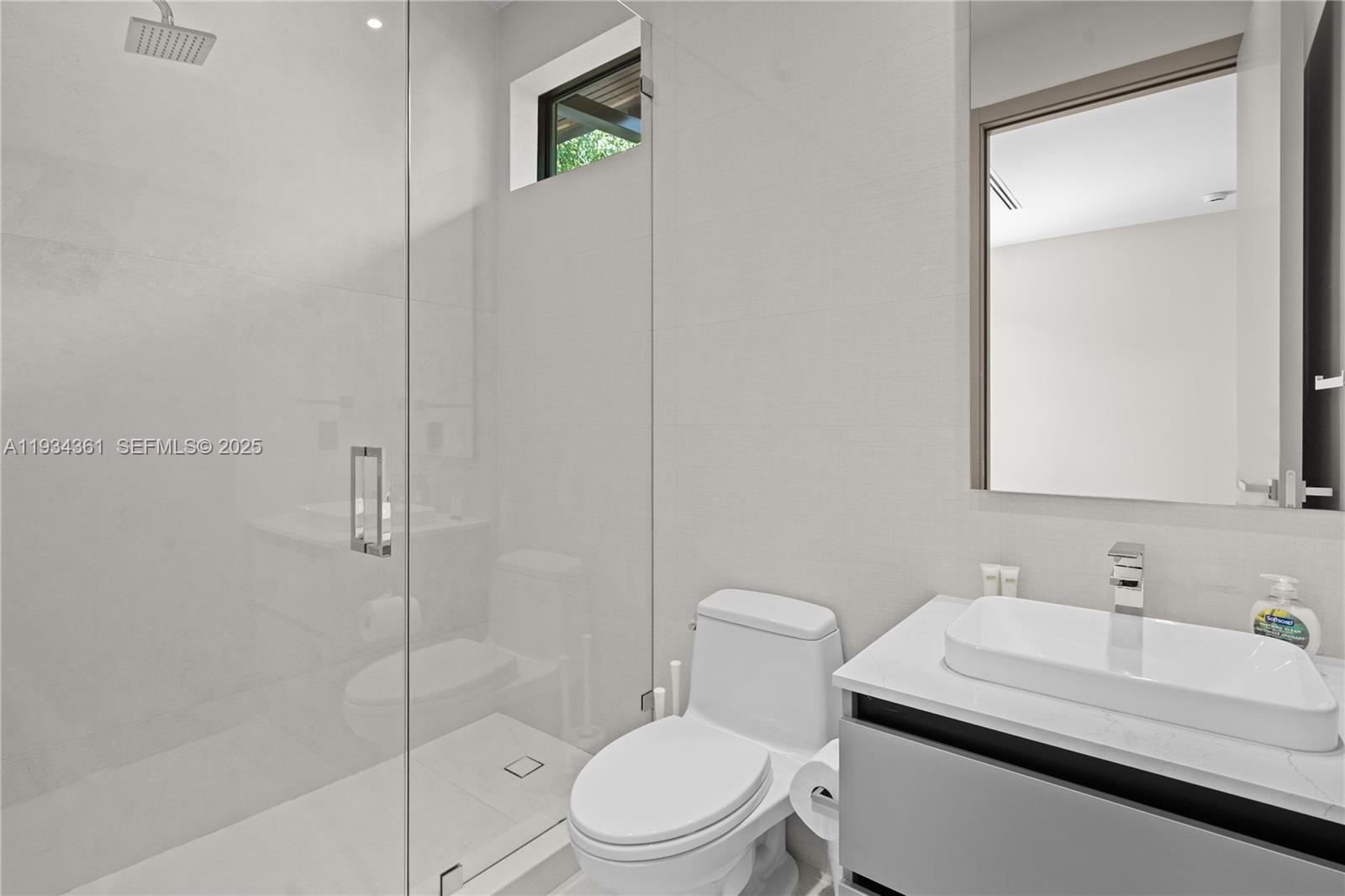 HIGHLAND OAKS - Residential