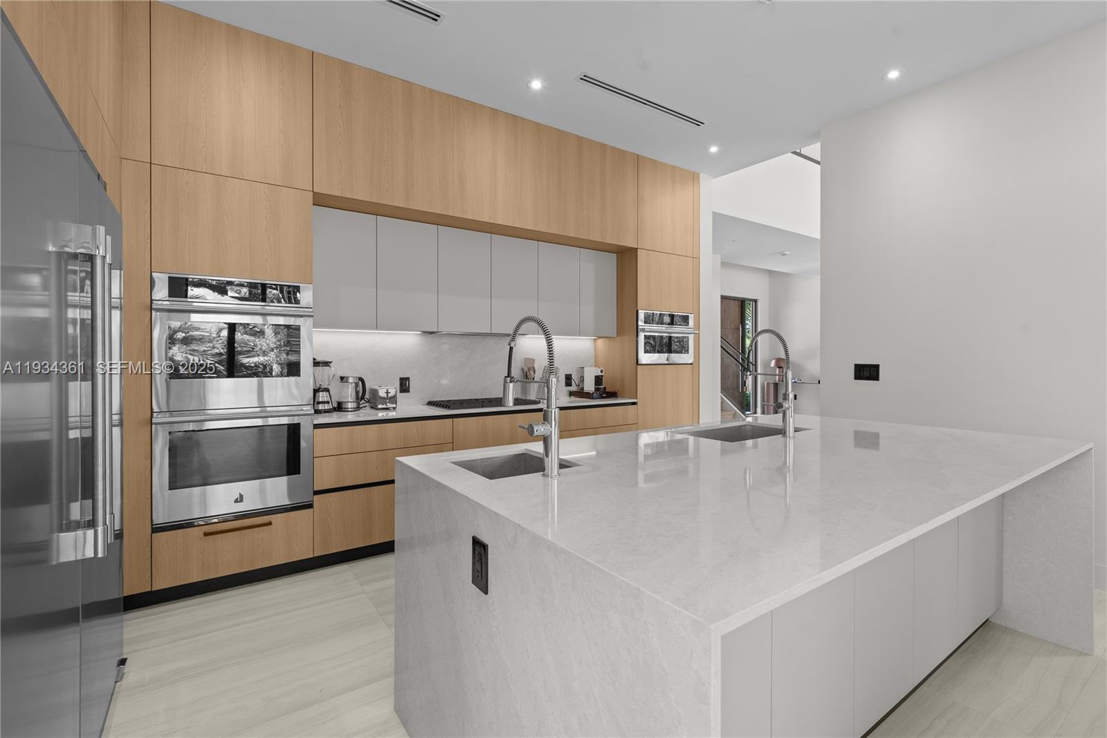 HIGHLAND OAKS - Residential