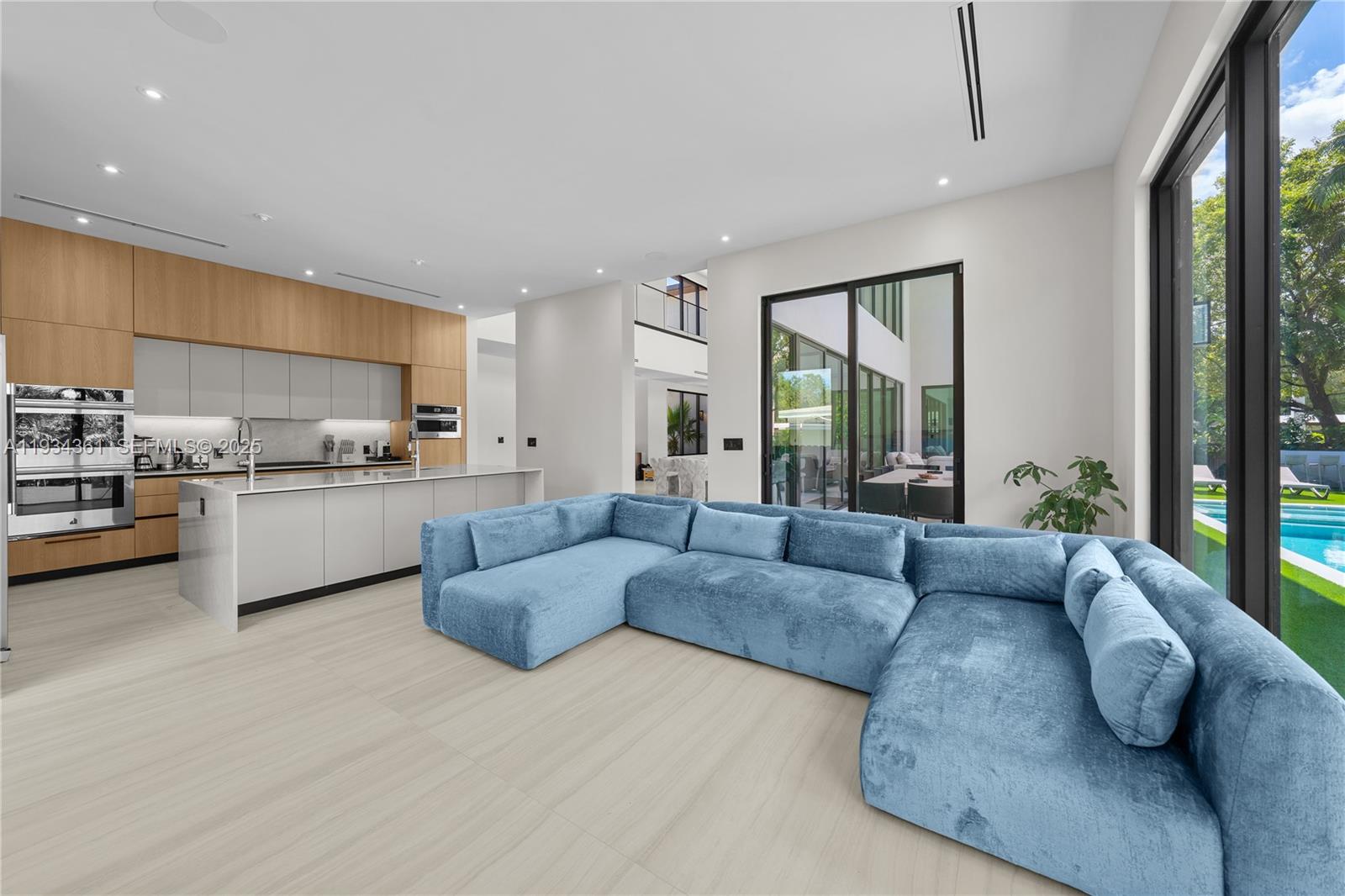 HIGHLAND OAKS - Residential