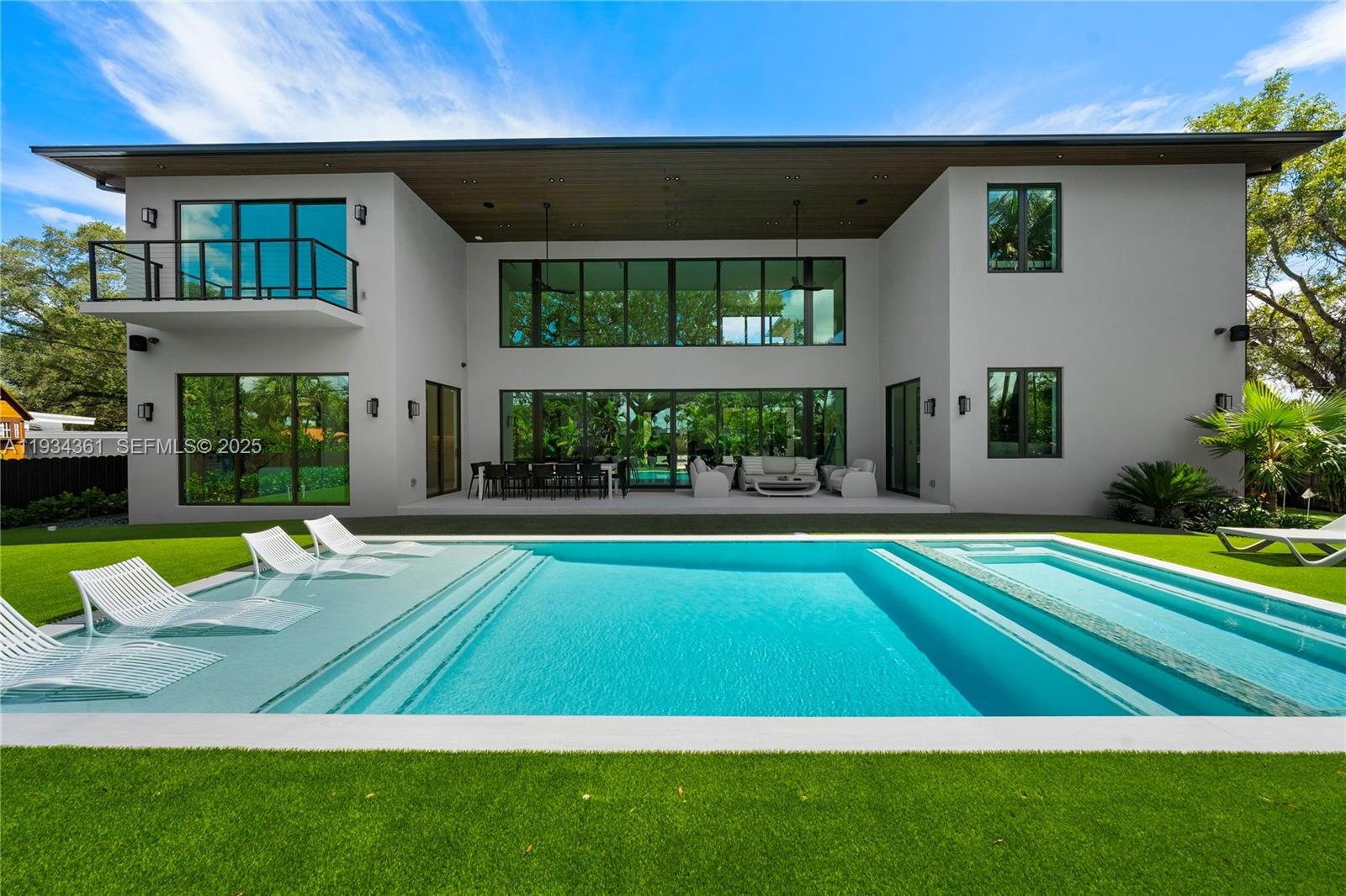 HIGHLAND OAKS - Residential