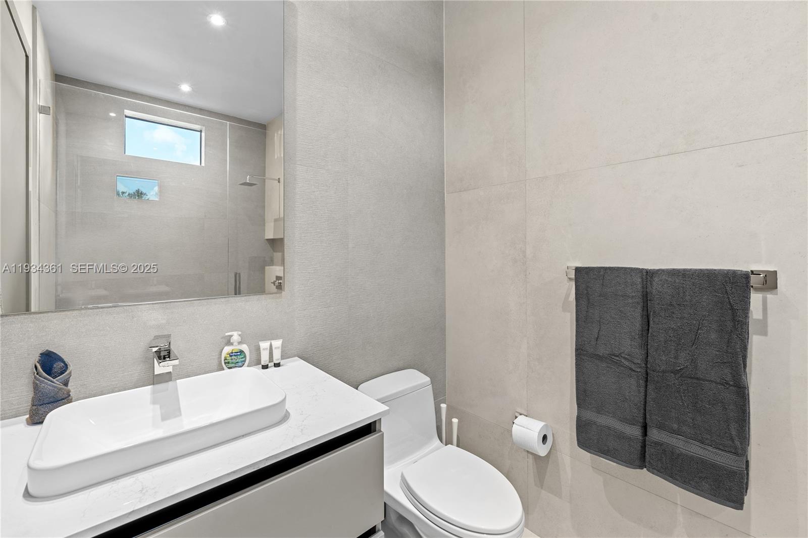 HIGHLAND OAKS - Residential