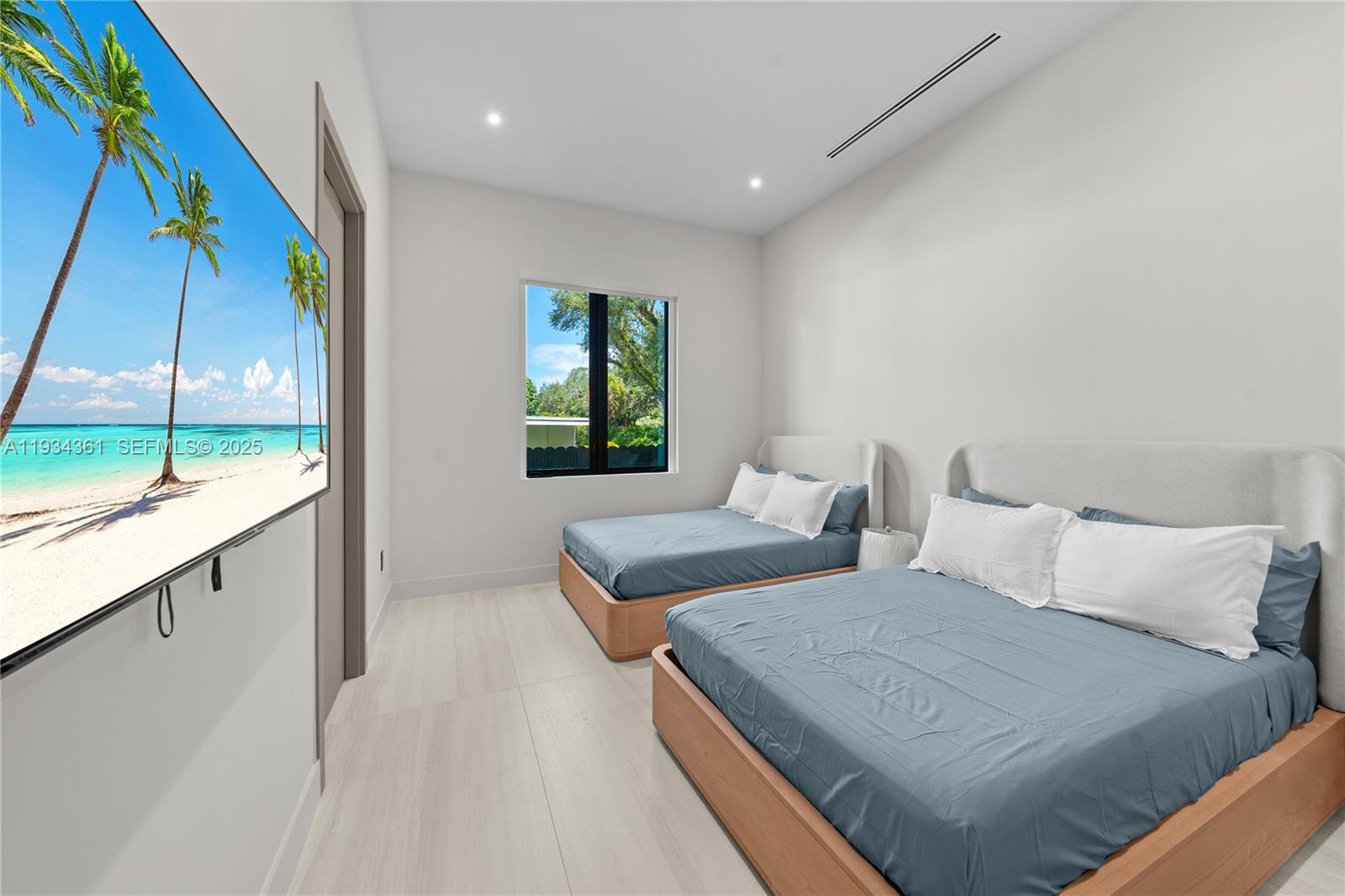 HIGHLAND OAKS - Residential