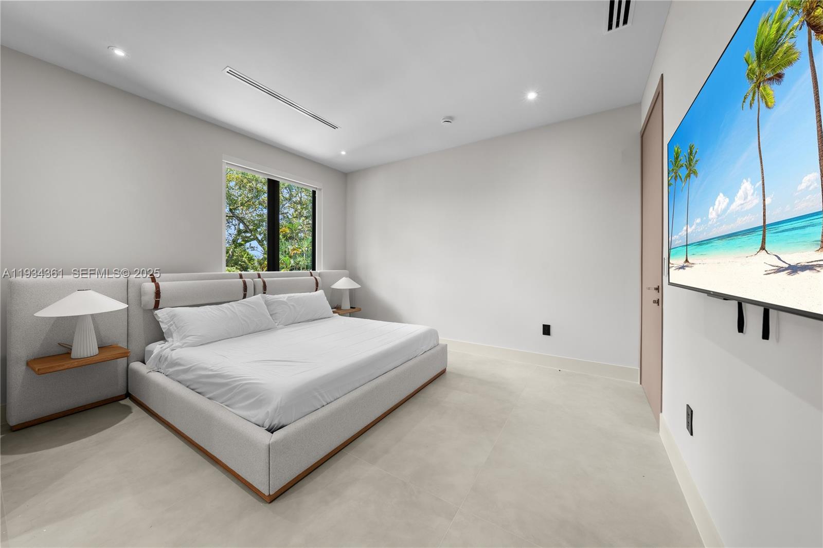 HIGHLAND OAKS - Residential