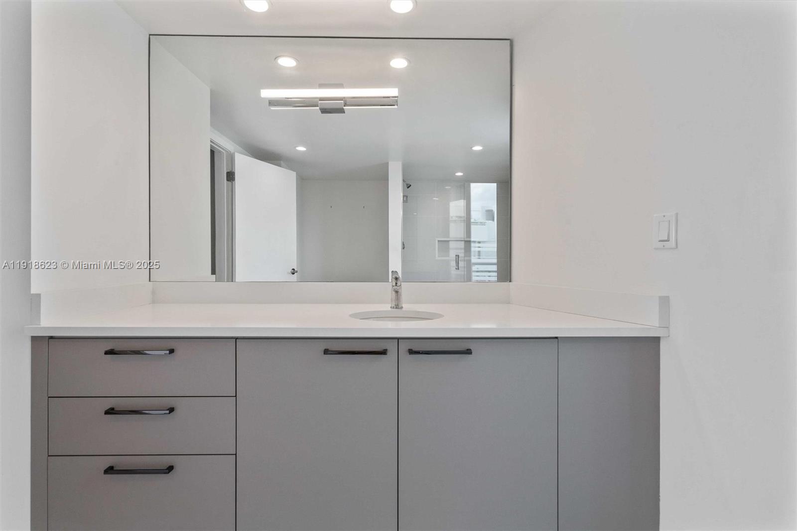 ONE BAY HARBOR CONDO - Residential