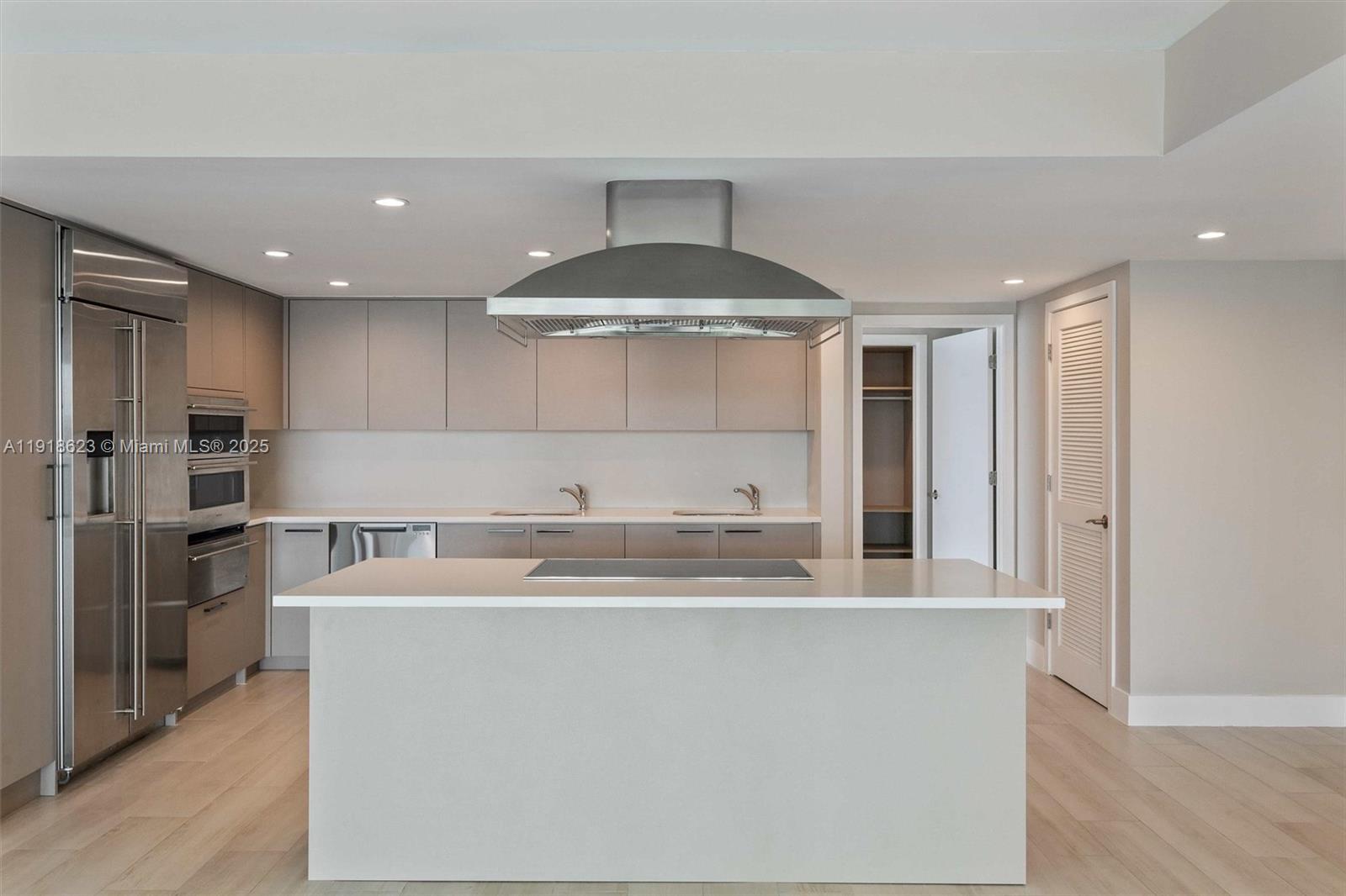 1150 101st St PH 702