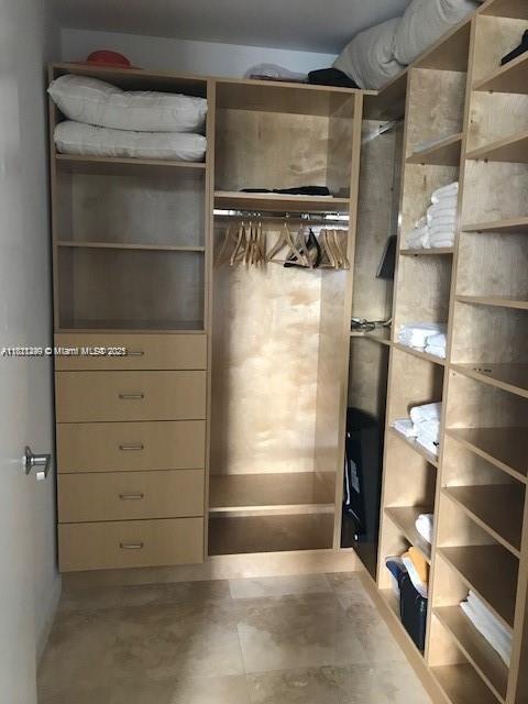 1050 Brickell Ave 3102