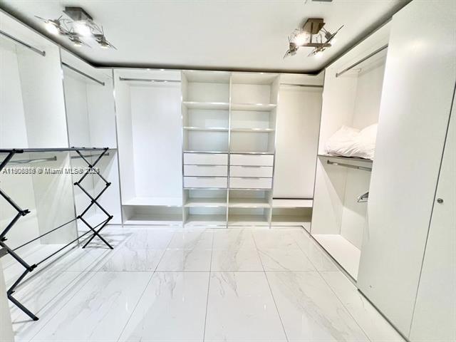 400 SUNNY ISLES CONDO EAS - Residential