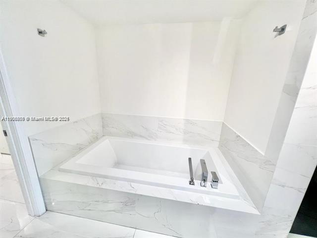 400 SUNNY ISLES CONDO EAS - Residential