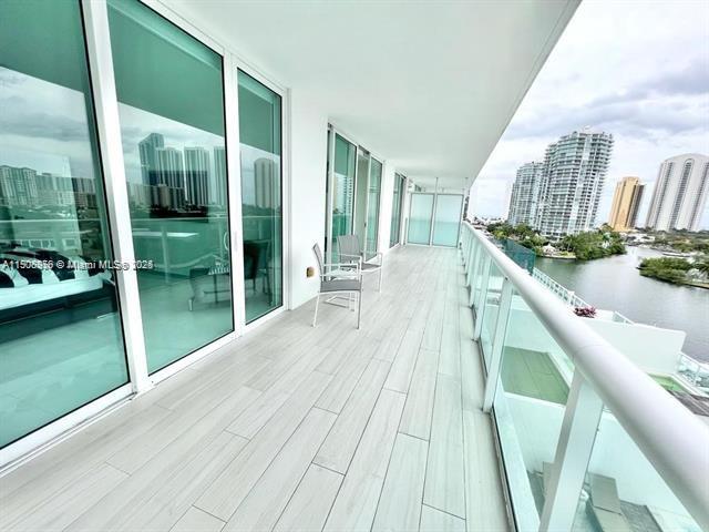 400 SUNNY ISLES CONDO EAS - Residential