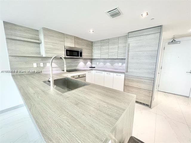 400 SUNNY ISLES CONDO EAS - Residential