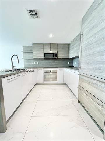 400 SUNNY ISLES CONDO EAS - Residential