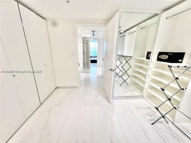 400 SUNNY ISLES CONDO EAS - Residential