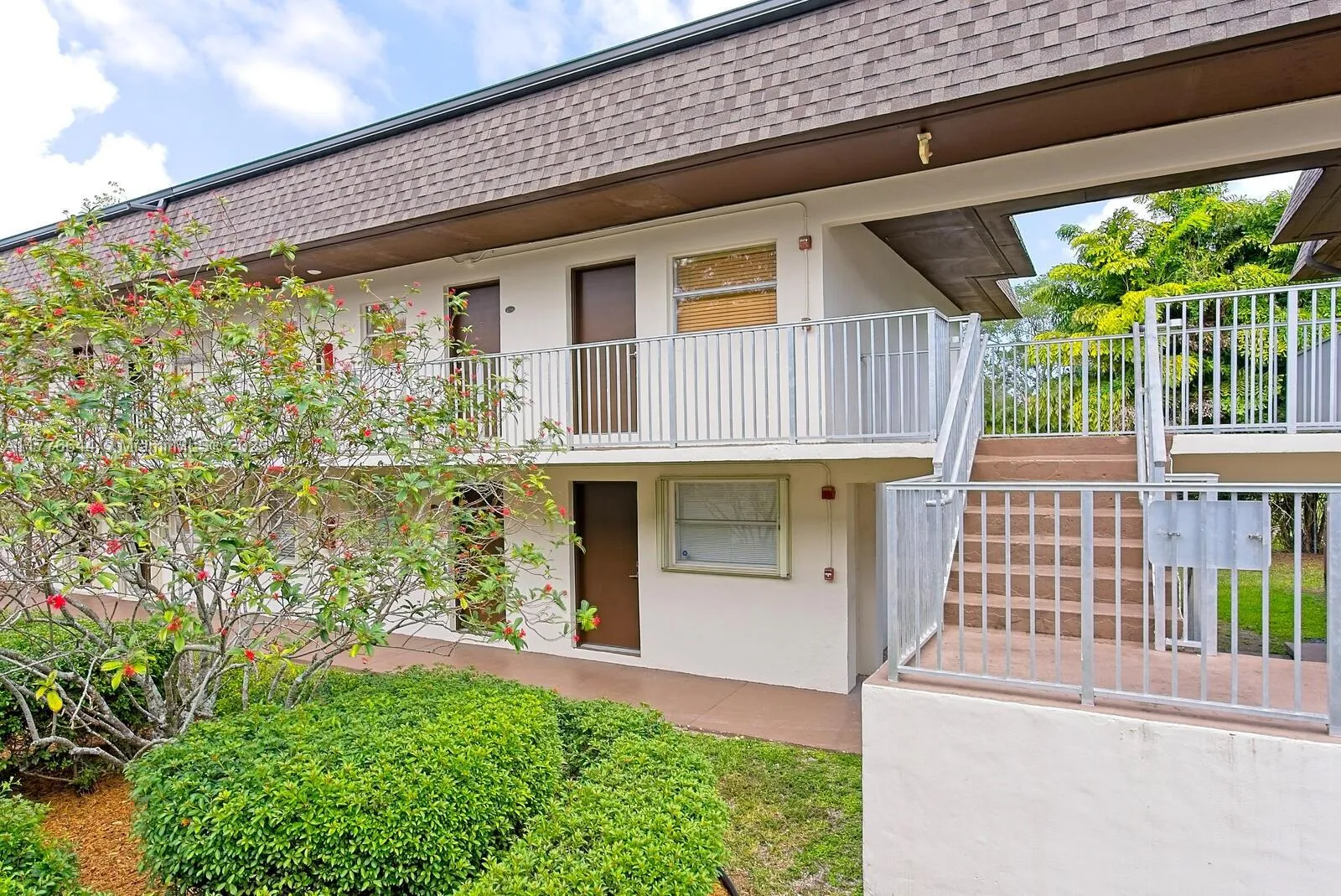 Miami, Florida 33156, United States, 2 Bedrooms Bedrooms, ,1 BathroomBathrooms,Residential,Pending,101224