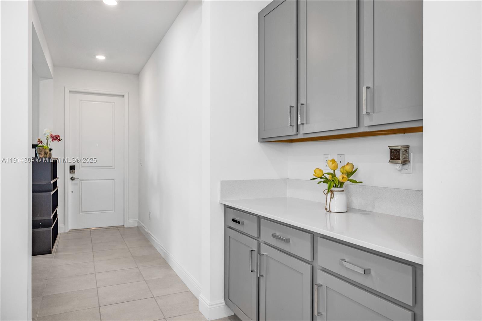 CRYSTAL LAKE 1ST SEC - Residential