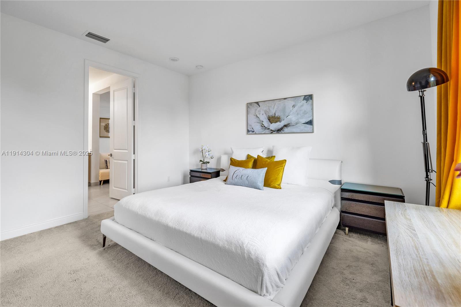 CRYSTAL LAKE 1ST SEC - Residential