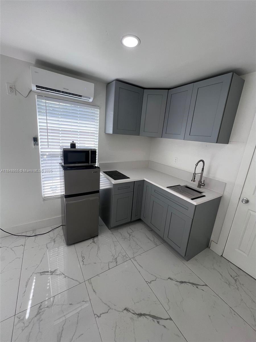 TWIN LAKES PROPERTIES - Residential