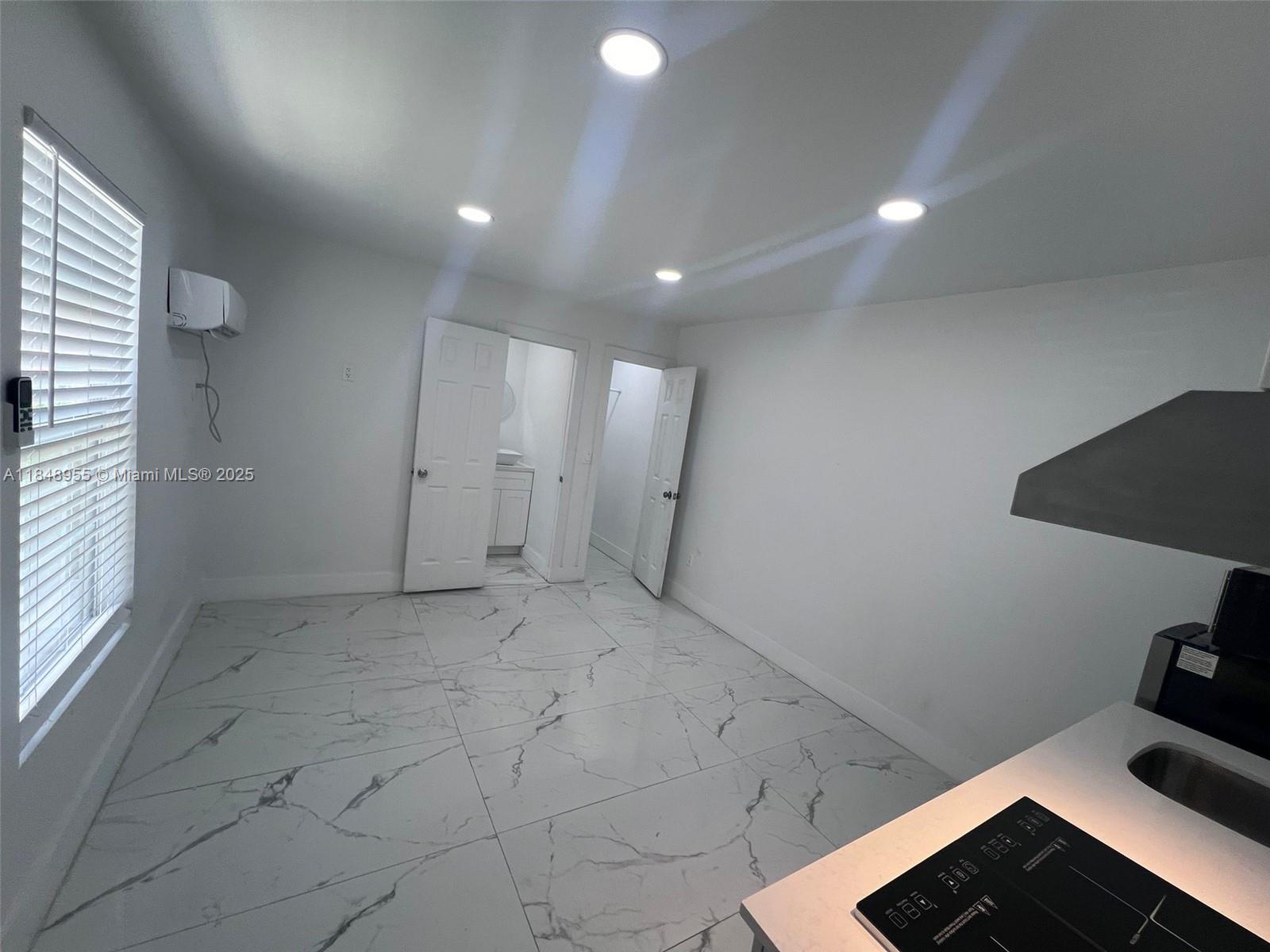 TWIN LAKES PROPERTIES - Residential