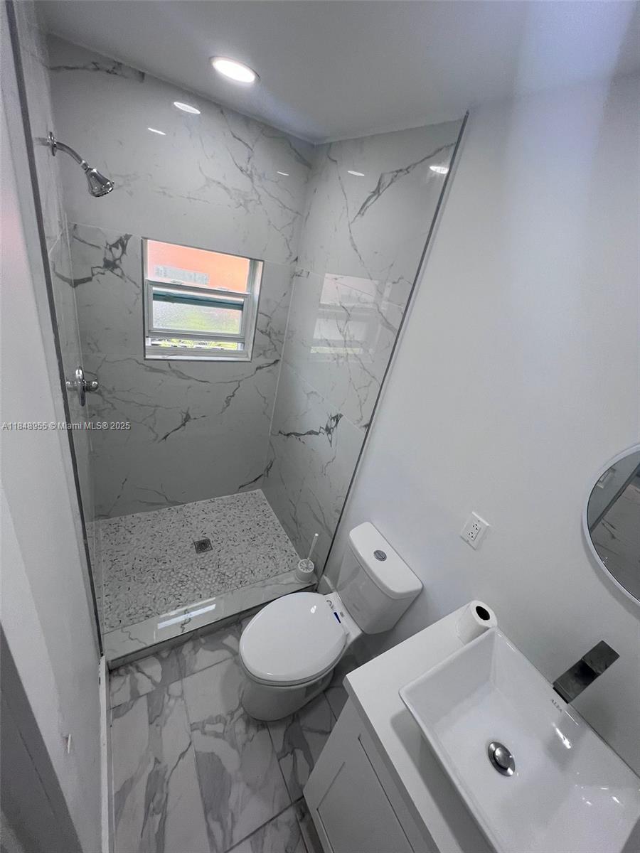 TWIN LAKES PROPERTIES - Residential