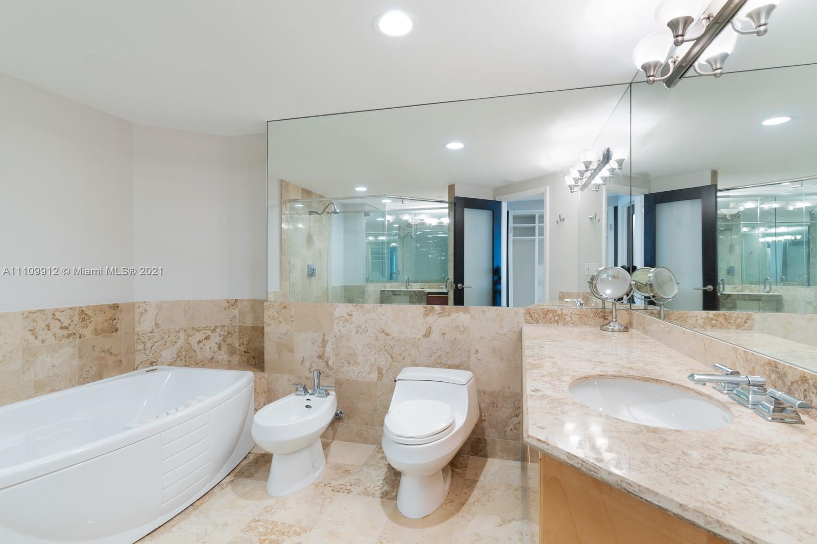 IL VILLAGGIO ON SOUTH BEA - Residential
