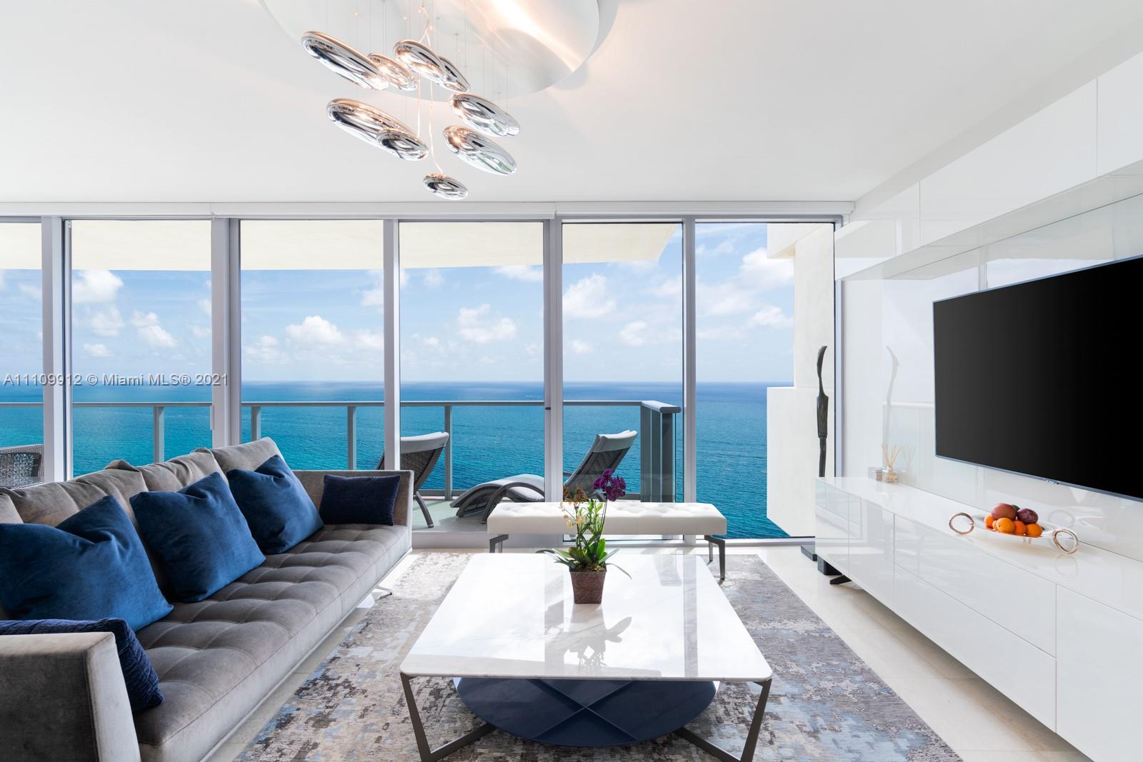 IL VILLAGGIO ON SOUTH BEA - Residential