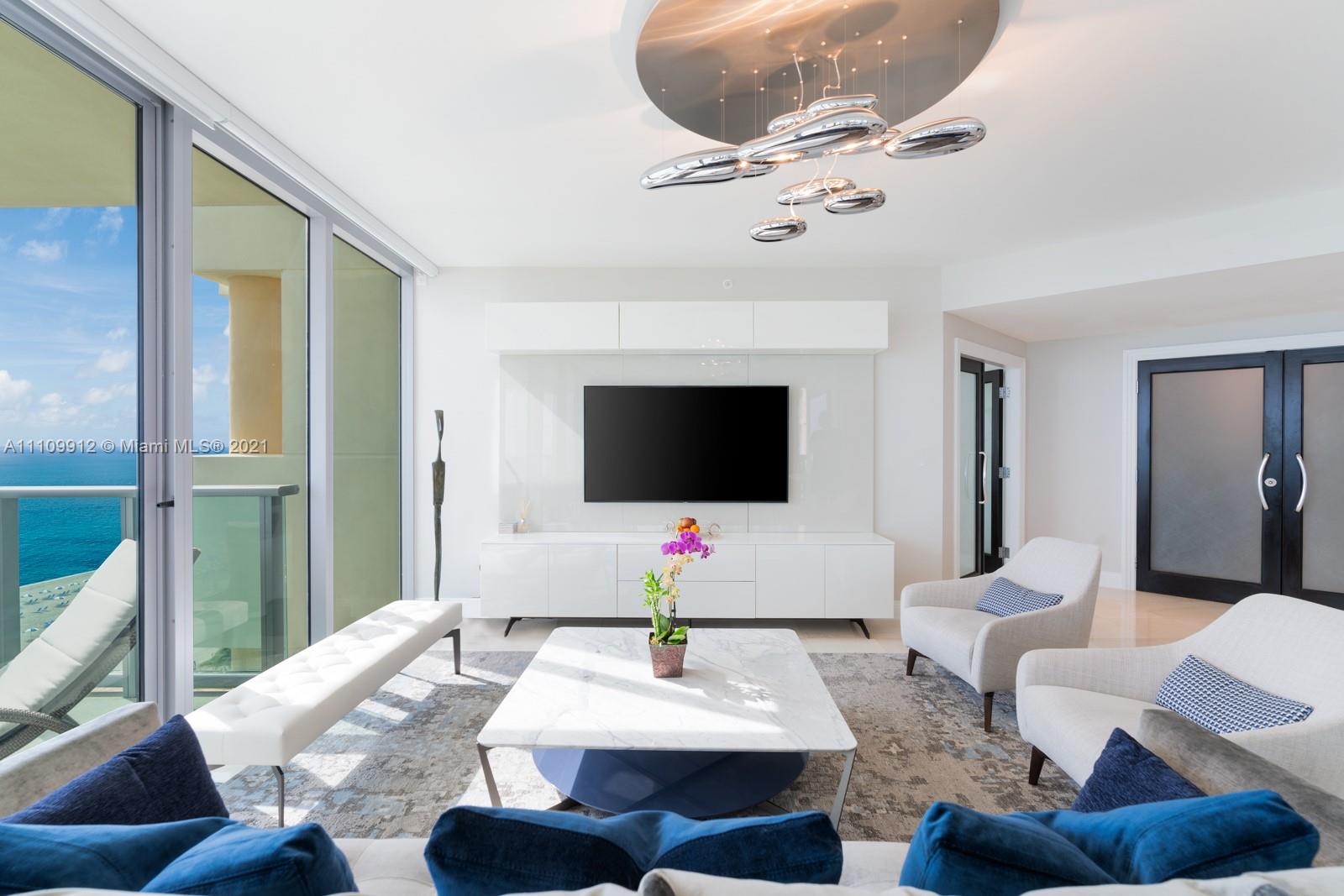 IL VILLAGGIO ON SOUTH BEA - Residential