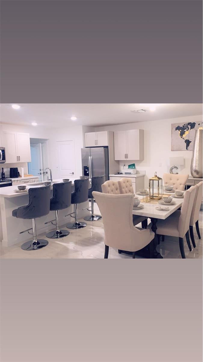 468 NE 6th Pl