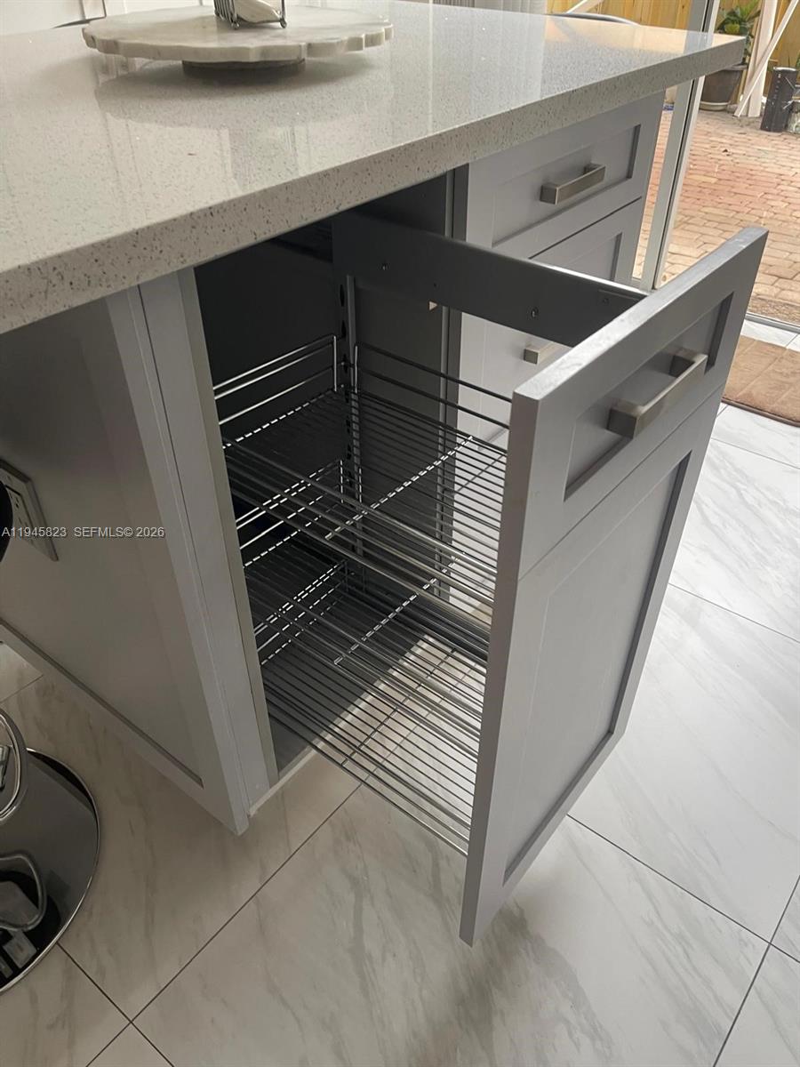 VILLA VIZCAYA CONDO - Residential