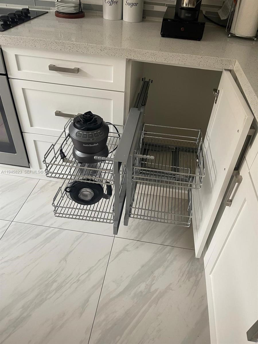 VILLA VIZCAYA CONDO - Residential