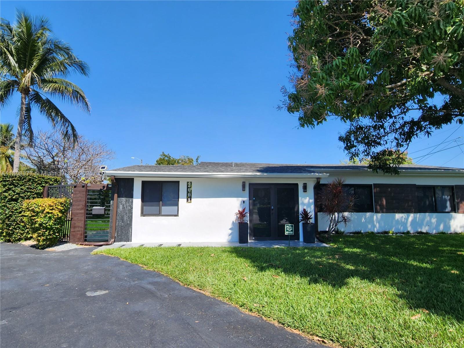 SUN RAY HOMES GREYNOLDS P - Residential Lease