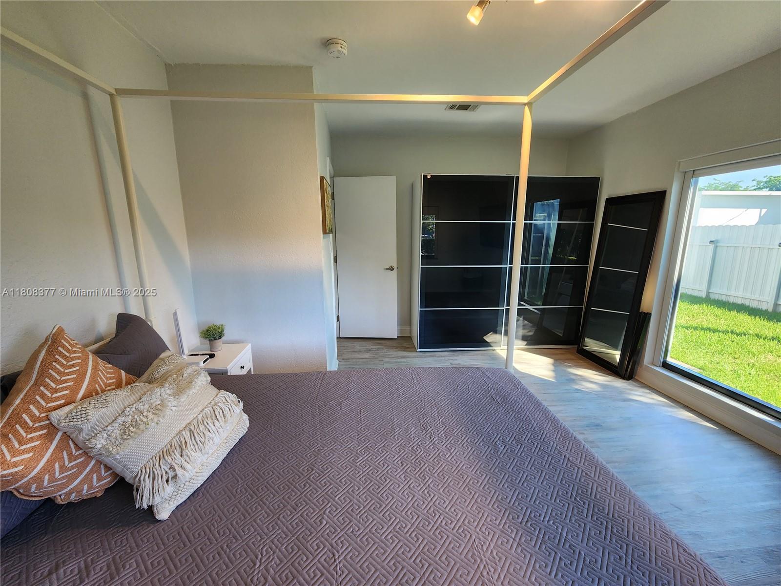 SUN RAY HOMES GREYNOLDS P - Residential Lease