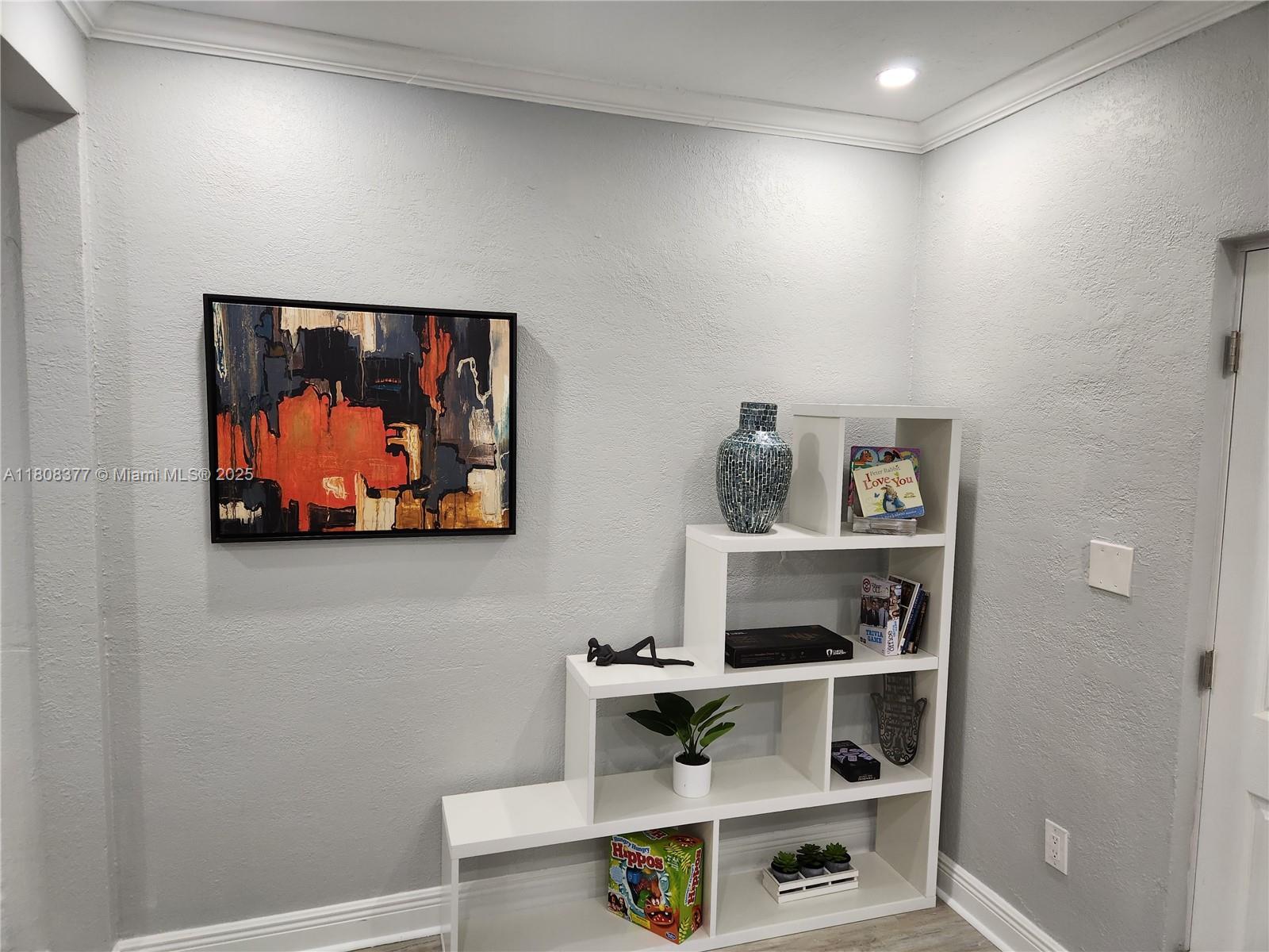 SUN RAY HOMES GREYNOLDS P - Residential Lease