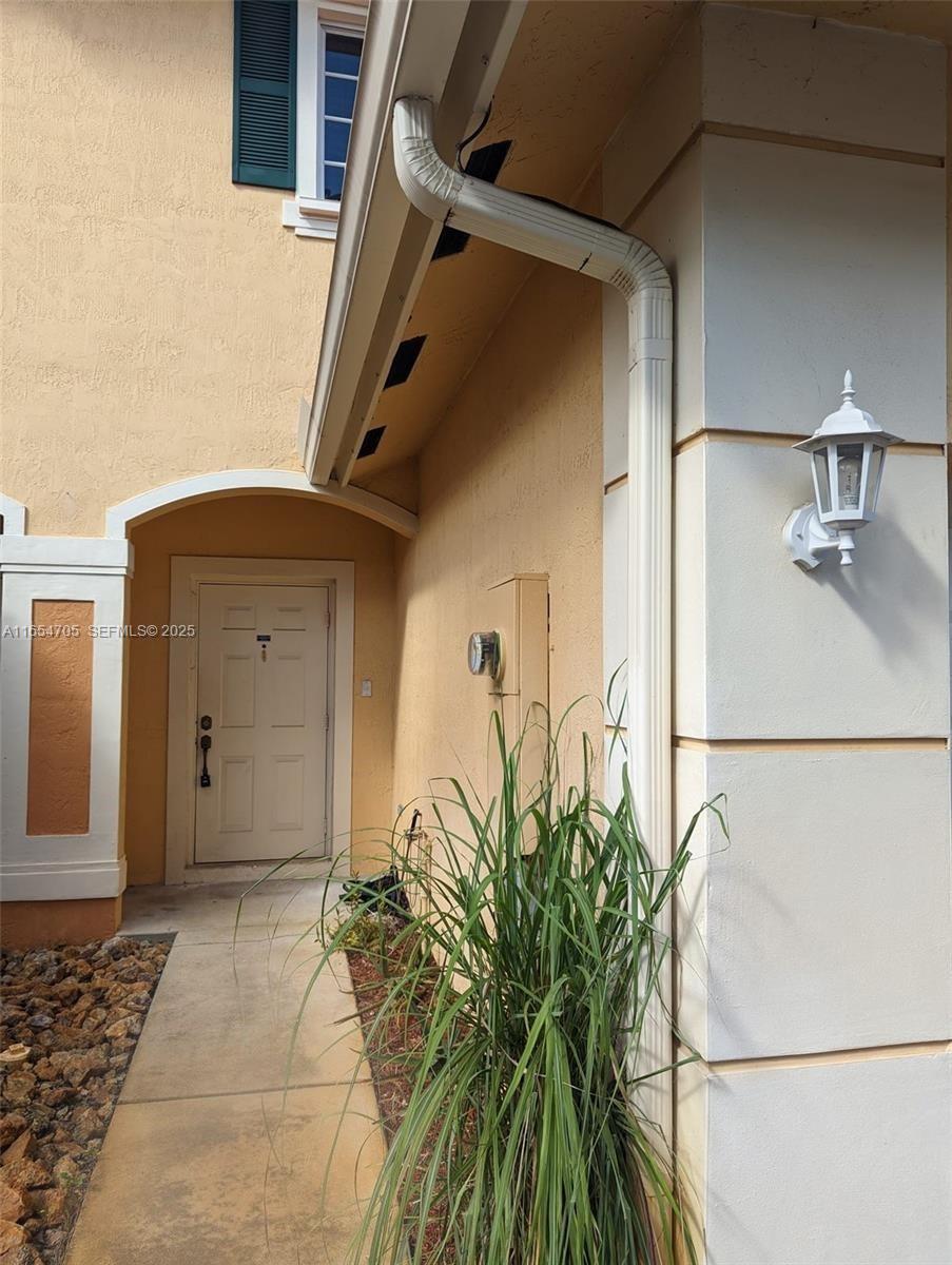 6407 Catalina Ln 6407