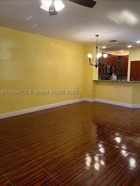 6407 Catalina Ln 6407