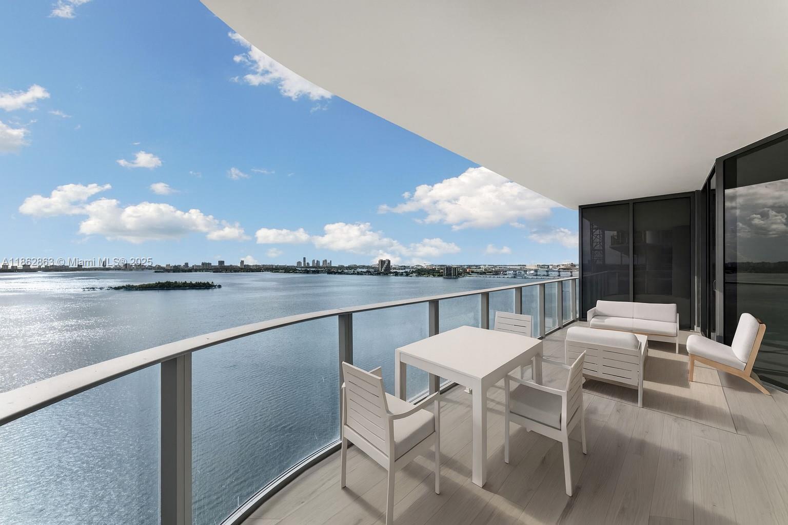 ARIA RESERVE - Residential
