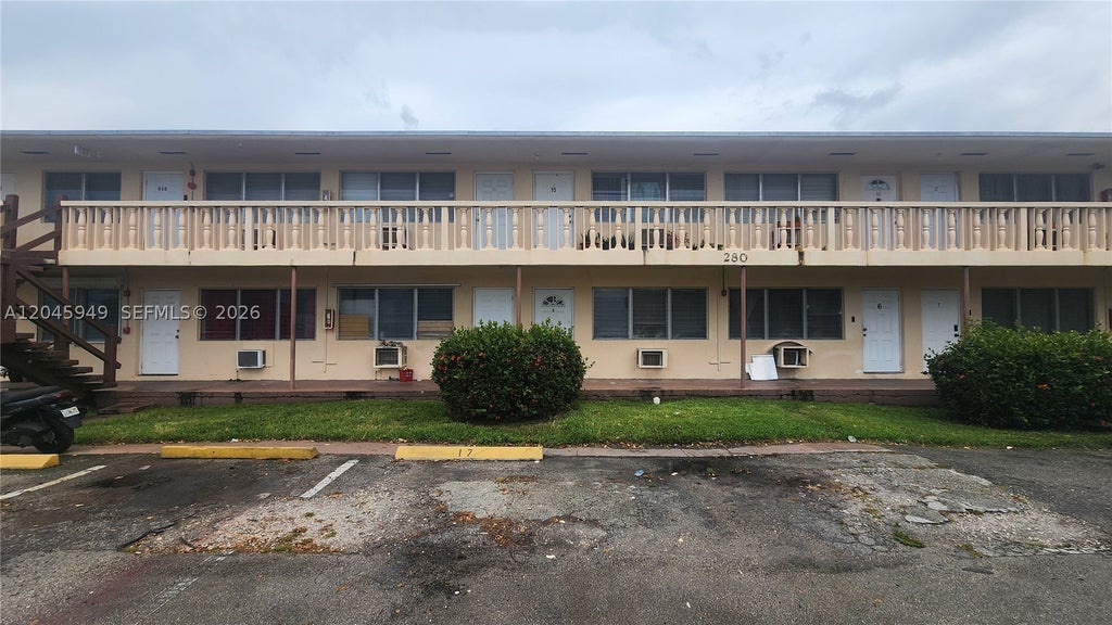 Photo of 280 SW 11th Ave #5, Hallandale Beach, FL 33009 (MLS # A12045949)