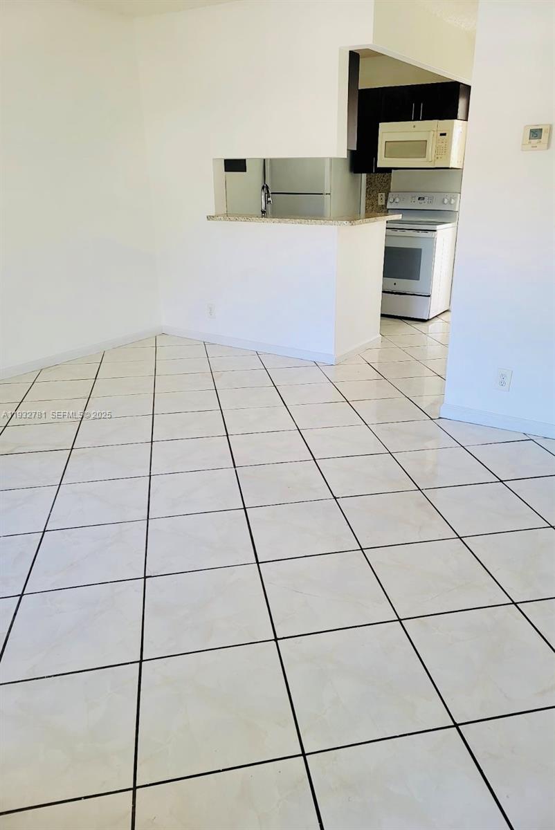 CROSS CREEK COND DEC - Residential Lease