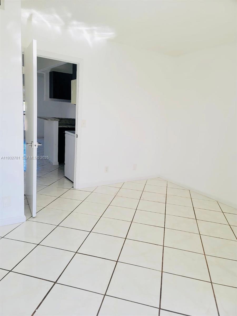 CROSS CREEK COND DEC - Residential Lease